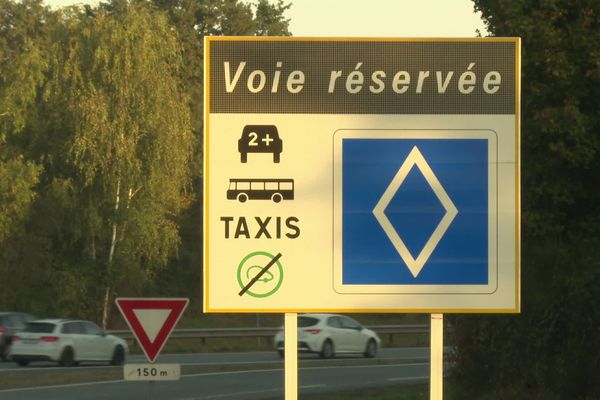 La voie de covoiturage à l'entrée de Rennes