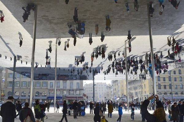 L'ombrière du Vieux-Port de Marseille - photo Afp Boris Horvat