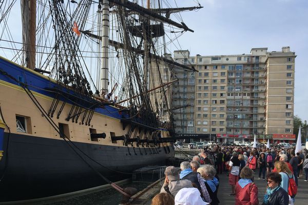 Son arrivée était très attendue à Saint Nazaire. L'Hermione est rentrée dans le sas sud à 8h30 ce jeudi 23 mai.