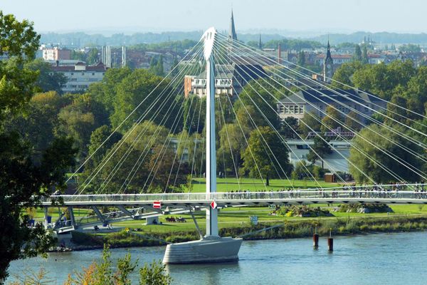 La passerelle des Deux-Rives entre Strasbourg et Kehl