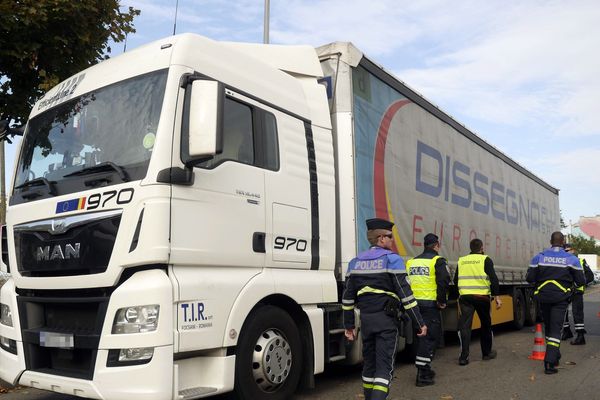 Trois barrages filtrants vont être mis en place jeudi à Poissy pour bloquer les camions de plus de 3,5 tonnes. 