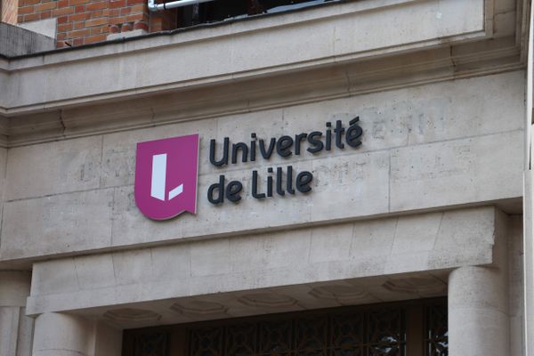 "C'est parce que l'UNEF a tenté d'interrompre le temps institutionnel de présentation des études par un doyen que la situation s'est tendue." - Présidence de l'Université de Lille