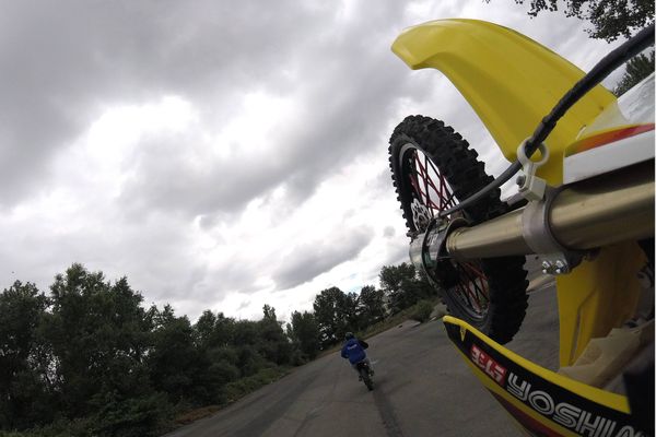 Quand les adeptes des rodéos à moto défient les forces de l'ordre... (image archives)