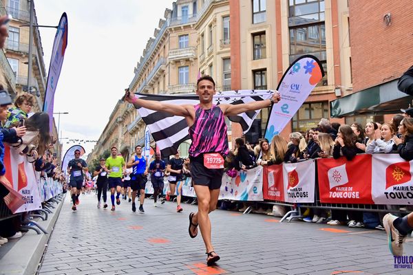 Baptiste Grosjean a terminé le marathon de Toulouse en 3 heures et 23 minutes.