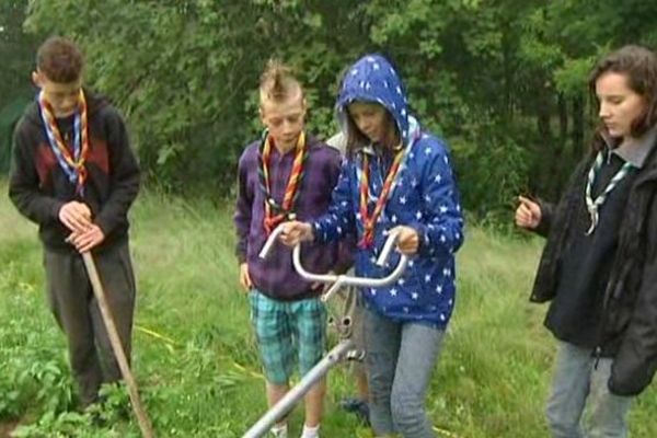 Trois jours et deux nuits à la ferme à Vollore-Montagne et à Courpière pour 250 jeunes Eclaireurs et Eclaireuses de France qui séjournent actuellement en montagne thiernoise, à Viscomtat.