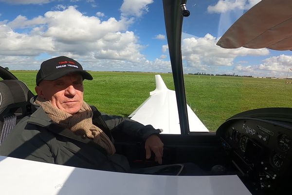 Depuis Abbeville, Hervé Ribet, entreprend de faire le tour du monde en ULM à compter du 15 octobre.