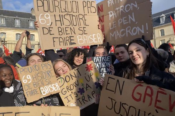 À Dijon, les jeunes sont venus en nombre pour cette grève nationale.