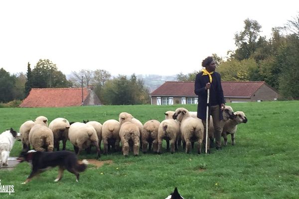 Kamini est un berger dans Les gens des Hauts