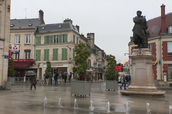 Les commerçants voient d'un bon oeil l'ouverture de la Cité internationale, pour amener du dynamisme à la ville natale d'Alexandre Dumas (ici la place du Docteur Mouflier, le 30 octobre).