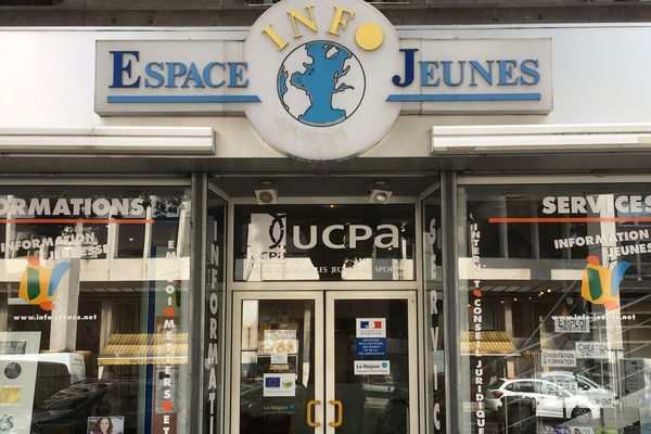 Les portes de l'espace info jeunes restent ouvertes malgré la perte du label "centre régional d'information jeunesse", mais peut-être plus indéfiniment ...