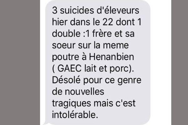 Capture d'écran du texto reçu par des centaines de gens con cernant le suicide de trois agriculteurs