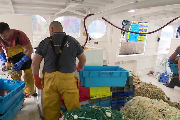 Les pêcheurs restent dans l'attente avec un accès restreint aux eaux britanniques