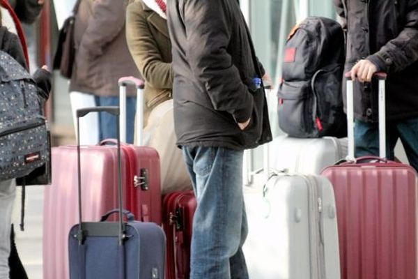 Des voyageurs à la gare Saint Roch de Montpellier