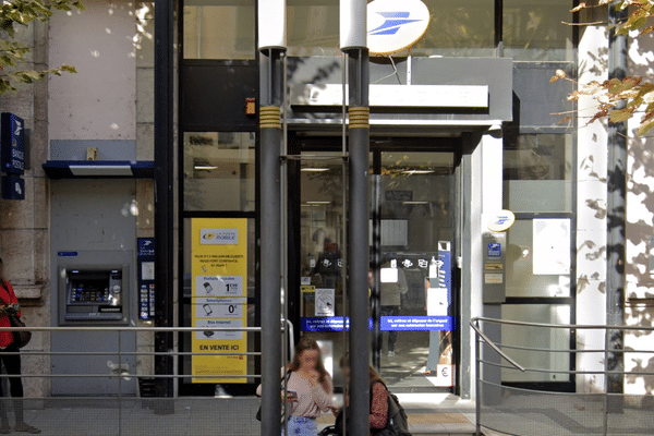 Un employé de la Poste Saint-Roch de Gap a été agressé par un client