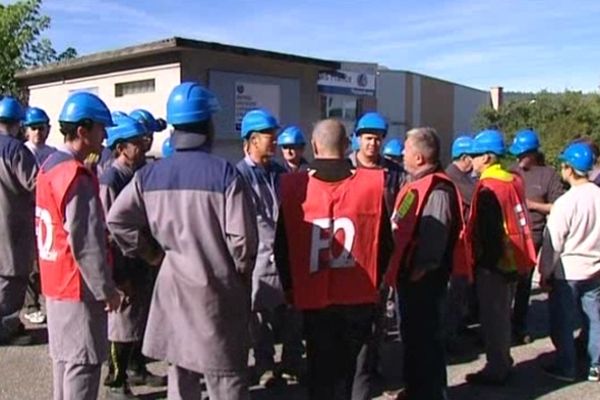 Des salariés inquiets de leur avenir ont manifesté ce matin devant l'usine 