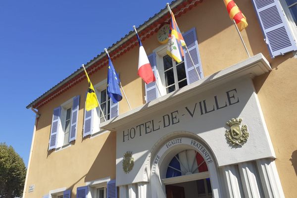 L'Hôtel de Ville de Villeneuve-Loubet.