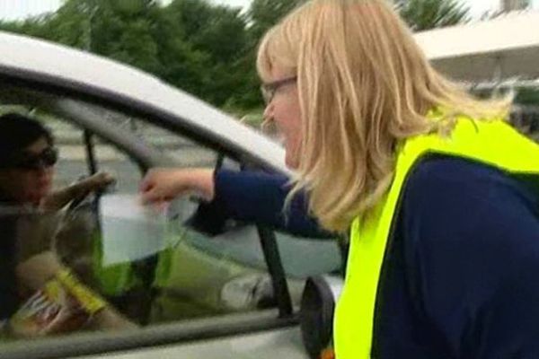 L'opération de tractage s'est déroulée le 25 mai 2015 au péage de Vierzon.