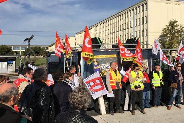 Manifestation intersyndicale à Caen à l'occasion de la visite de François Hollande (3/11/2016)