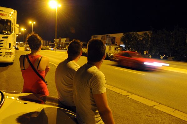 Entre 250 et 300 spectateurs se sont donnés rendez-vous sur le parking d'un centre commercial de Blagnac (Haute-Garonne), dimanche 7 mai, pour participer à un rassemblement d’amateurs de tuning (Rasso).