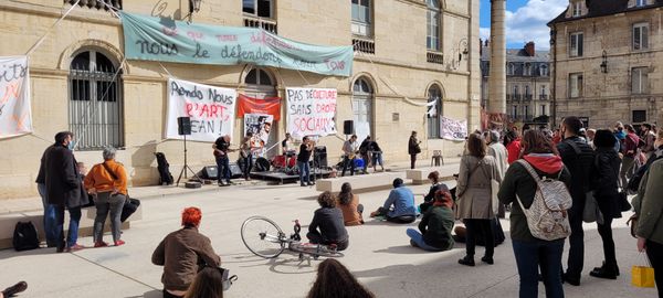 This March 27, the movement organized an open stage between 12:00 p.m. and 5:30 p.m.