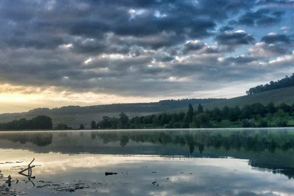 Lac de Beine dans l'Yonne