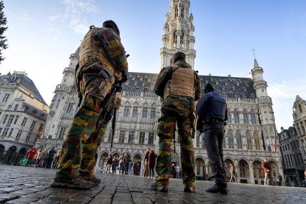 Bruxelles : un quatrième homme a été inculpé pour terrorisme en lien avec les attentats de Paris.