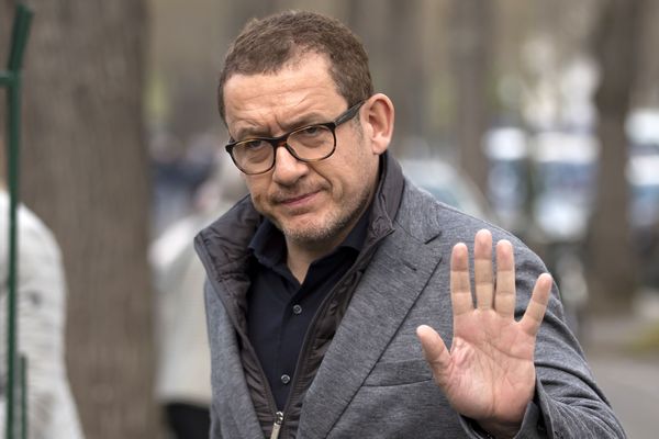 Dany Boon est attendu à Montataire dans l'Oise pour le tournage d'un épisode de la série Dix pour cent diffusée sur France 2.