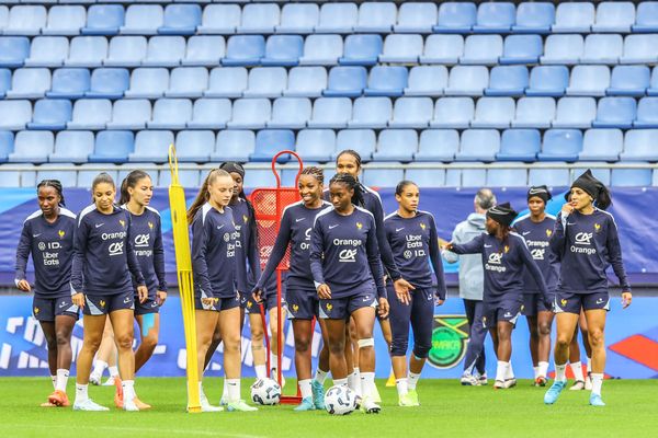 Les joueuses de l'équipe de France féminine à l'entraînement au stade Bonal, le 25 octobre au matin.