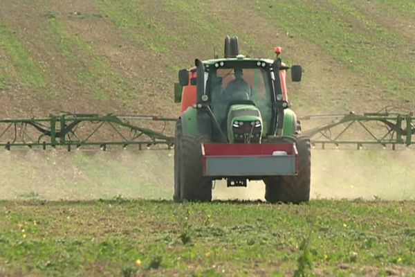 Les produits phytosanitaires se décomposent en métabolites. Certains d'entre eux se concentrent dans l'eau et ils sont nombreux à ne pas être surveillés.