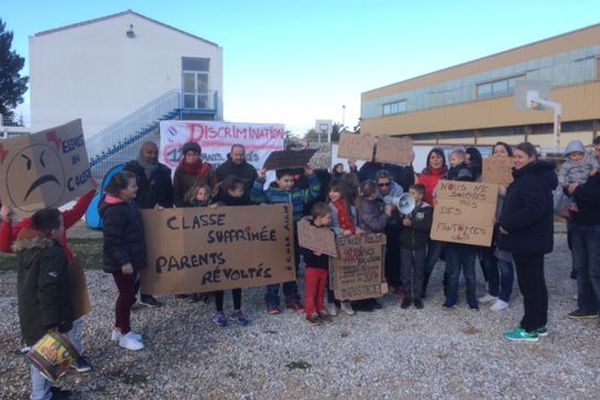 Saint-Cyprien (Pyrénées-Orientales) - mobilisation à l'école Alain contre la suppression d'une classe - 12 février 2018.