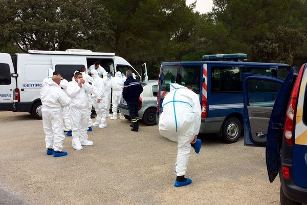 Fleury-d'Aude - les gendarmes vont ratisser la zone où le cadavre a été découvert - 22 novembre 2017.