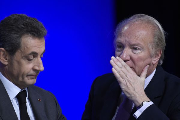 Nicolas Sarkozy et Brice Hortefeux visés par une enquête de l'Office central de lutte contre la corruption et les infractions financières et fiscales.