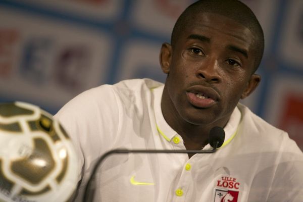 Le capitaine lillois Rio Mavuba lors d'une conférence de presse au Stade de France, avant la finale de la coupe de la Ligue LOSC - PSG.