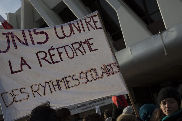 Manif contre la réforme des rythmes scolaires en décembre 2013.