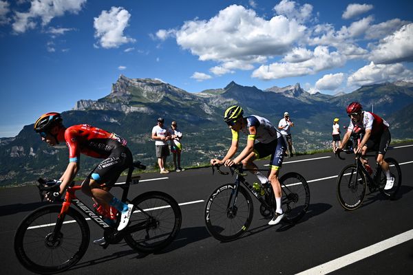 Le coureur britannique de l'équipe Bahrain Victorious, Fred Wright, lors de la 10e étape du Tour de France, entre Morzine et Megève, le 12 juillet 2022.