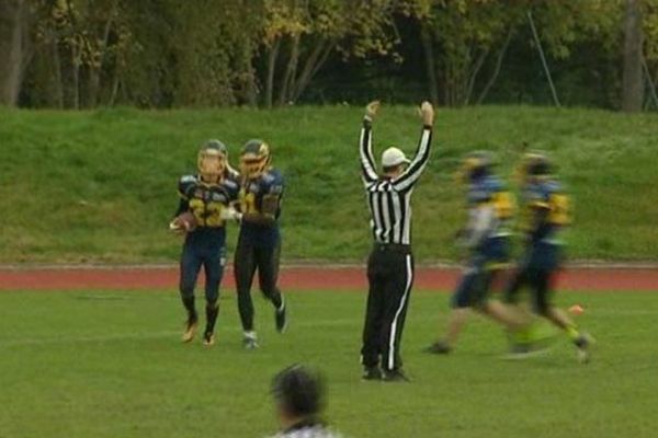 Pendant les tests du Junior Bowl à Vichy(03). Le football américain attire de plus en plus de jeunes.