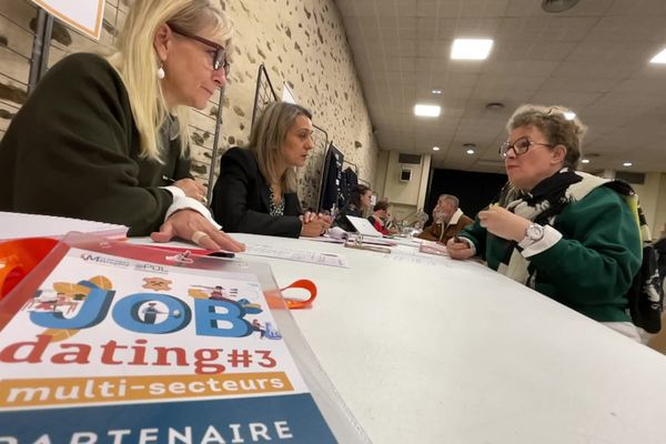 Le mardi 17 octobre 2023 à Verneuil-sur-Vienne, en Haute-Vienne, avait lieu un Job Dating consacré exclusivement au secteur du cuir et du luxe, en partenariat avec la Communauté de communes Porte Océane du Limousin.