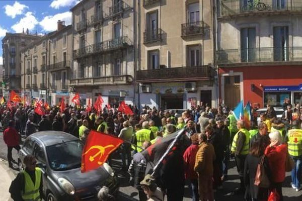 600 personnes ont manifesté ce matin à Béziers pour la défense du pouvoir d'achat et la défense des services publics