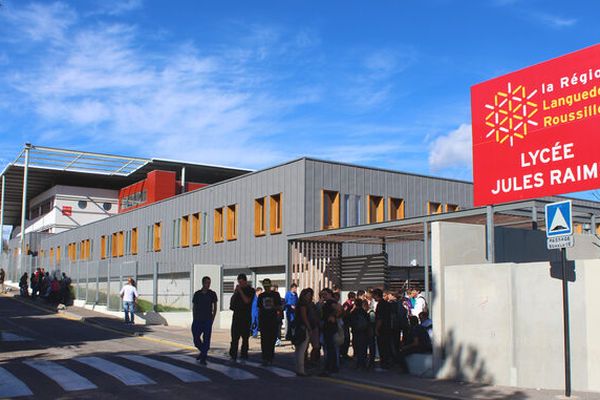 Un atelier du lycée professionnel Jules Raimu a pris feu vers 2 heures du matin.