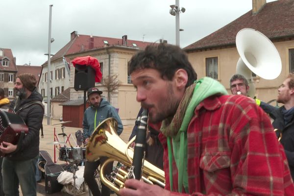 Les oiseaux de trottoir ont fait un arrêt à Pontarlier.