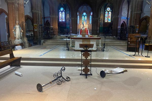 L'église de l'Immaculée Conception dans le quartier Faubourg-Bonnefoy à Toulouse (Haute-Garonne) a été vandalisée : mobilier et objets ont été renversés.