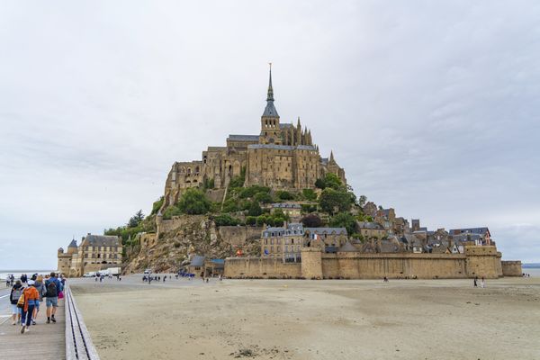 Un poste de sécurité et de secours sera construit en 2026 à l'entrée de la passerelle qui mène au Mont-Saint-Michel (Manche).