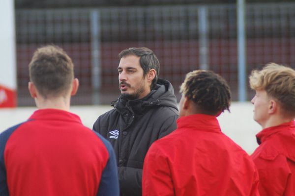 Après quatre années à entraîner successivement les U17, U19 puis la réserve, Nicolas Seube prend du galon en devenant le nouveau directeur du centre de formation du SM Caen. 