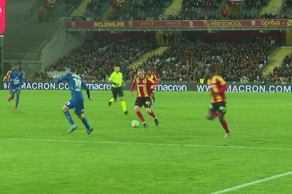 Les Lensois ont battu Troyes au Stade Bollaert-Delelis.