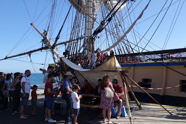 Une foule considérable a voulu visiter l'Hermione pendant les 6 jours d'escale de la frégate aux Canaries.