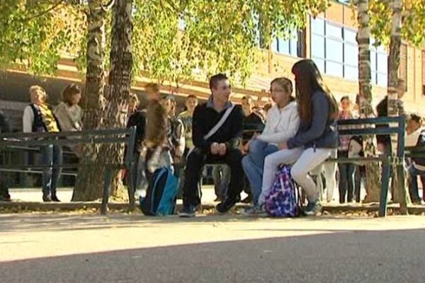 En Haute-Vienne, le collège de Couzeix accueille des enfants dyslexiques.