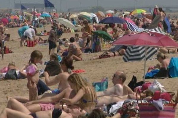 Tendance juillet 2013 : Les étrangers visitent et les français vont à la plage;