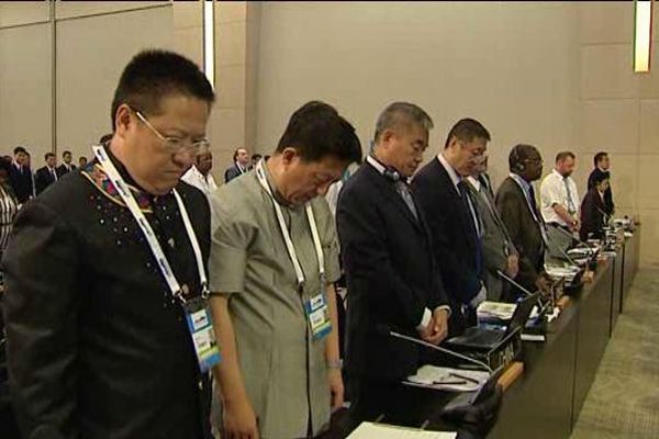 Minute de silence respectée par le comité chargé d'examiner la candidature de la Chaîne des Puys à l'Unesco à Istanbul. 