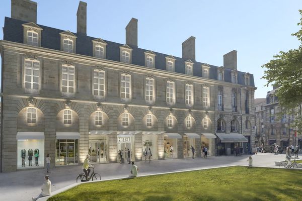 Une nouvelle l'ancien Virgin de la place Gambetta