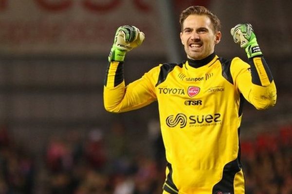 La joie de Damien Perquis, gardien du VAFC, lors de la victoire valenciennoise vendredi soir à Brest